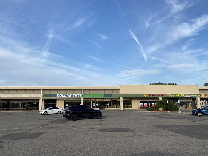 South Flint Plaza - June 21 2022 Photo (newer photo)